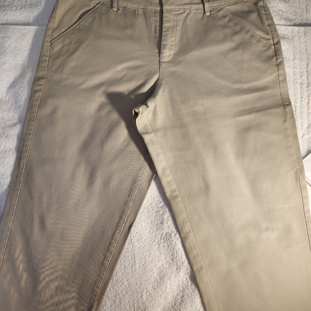 Lee Natural Fit Women's Tan Capris Size 10